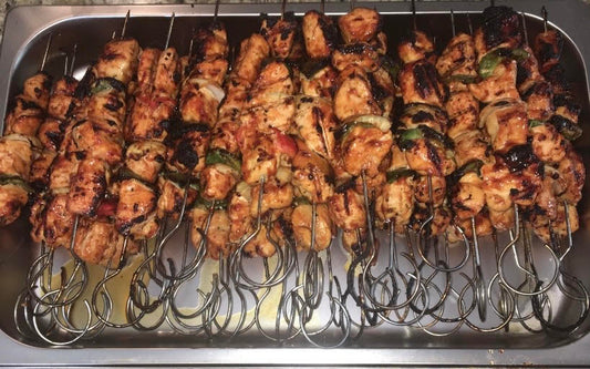 PINCHOS DE POLLO/CARNE (SHISH KABOBS CHICKEN/BEEF)